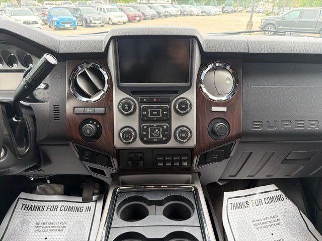 Used 2016 White Platinum Metallic Tri-Coat Ford Lariat image 22