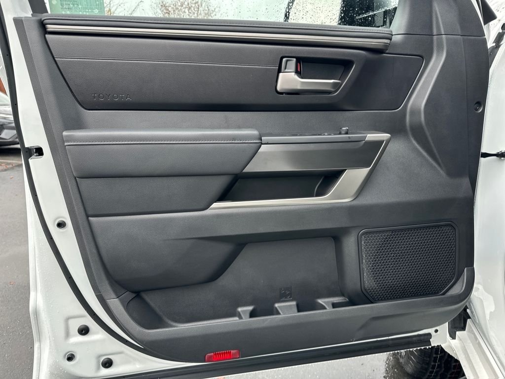 2026 Toyota Tundra SR5 - Photo 11