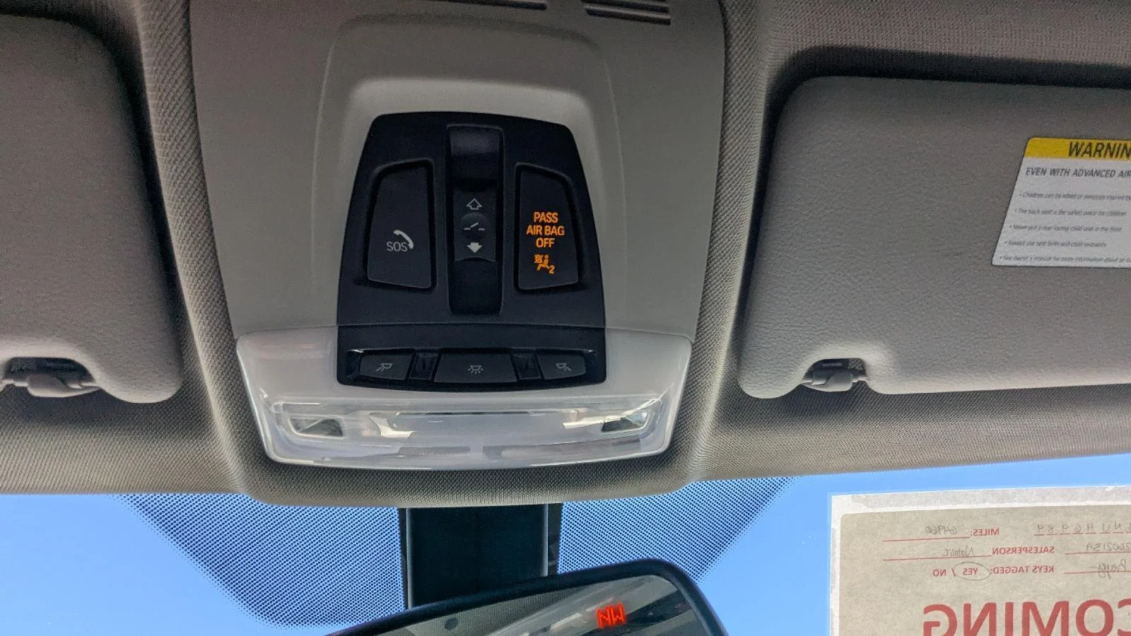 Used 2018 Alpine White BMW 320i xDrive image 26