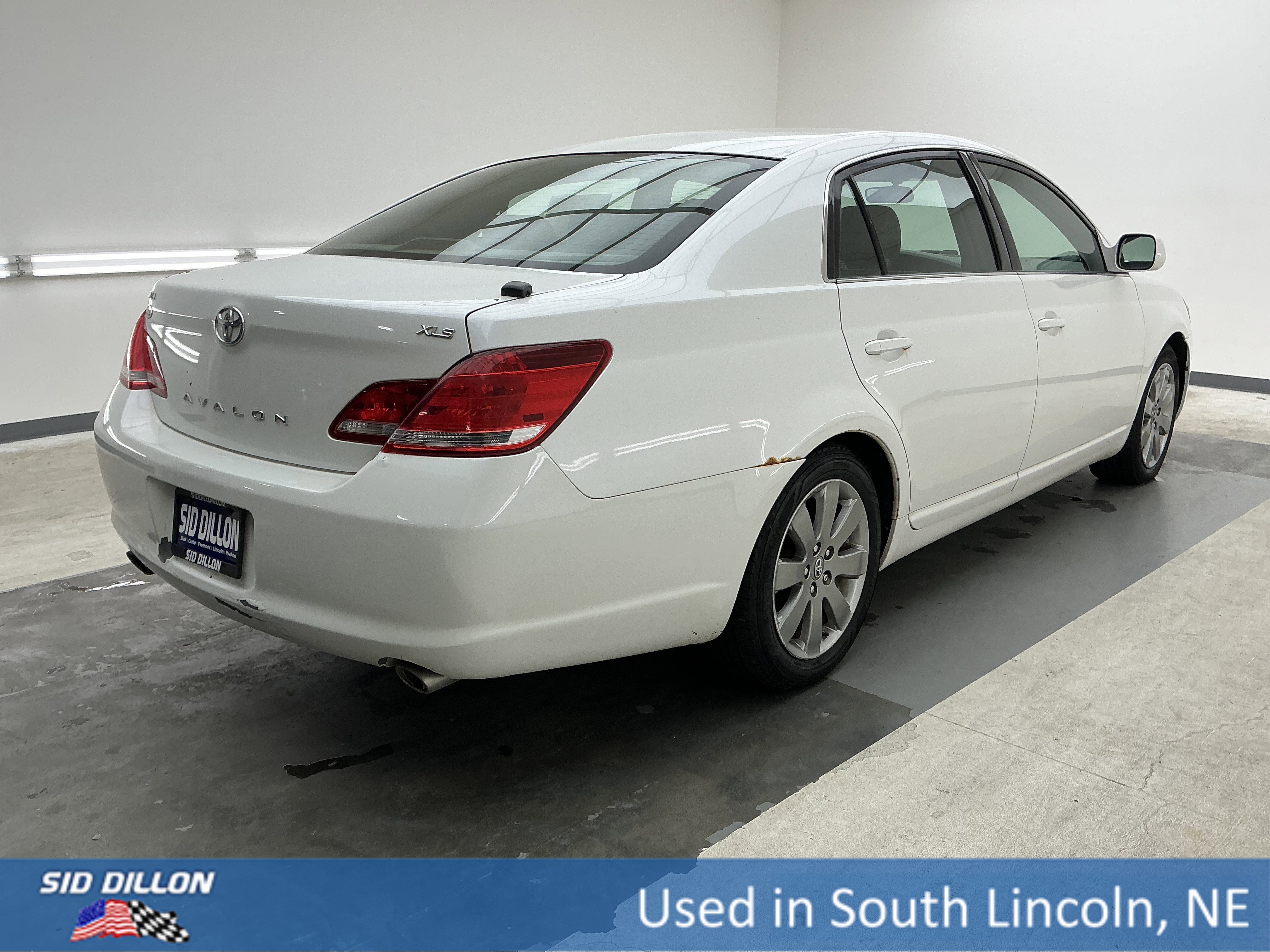 Used 2005 Blizzard Pearl Toyota XLS image 4