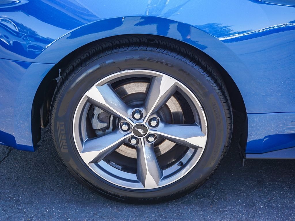 Used 2017 Blue Ford GT image 9