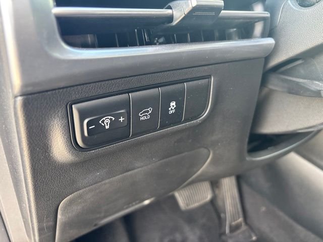 Used 2025 Phantom Black Hyundai SEL image 16