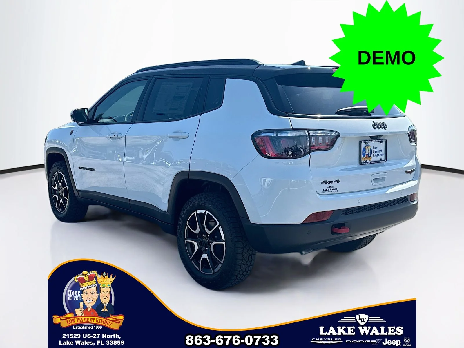 New 2026 Bright White Clear-Coat Exterior Paint Jeep Trailhawk image 4