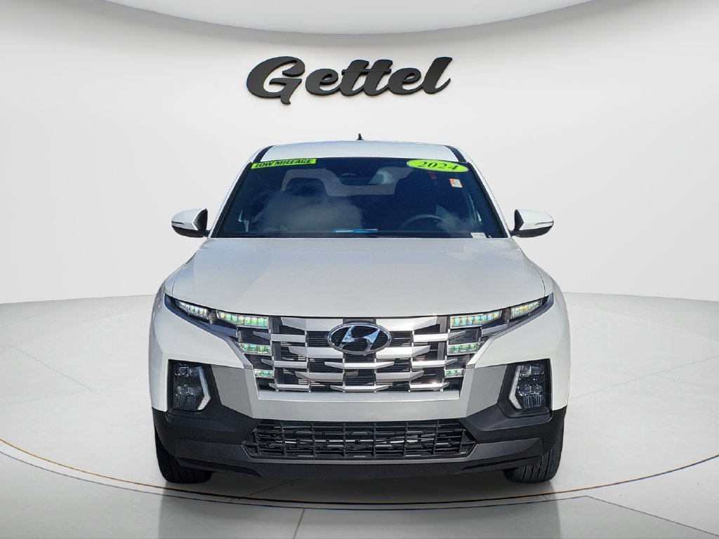 Used 2024 White Hyundai SEL image 2