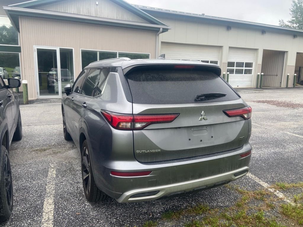 Used 2022 Gray Mitsubishi SEL image 4