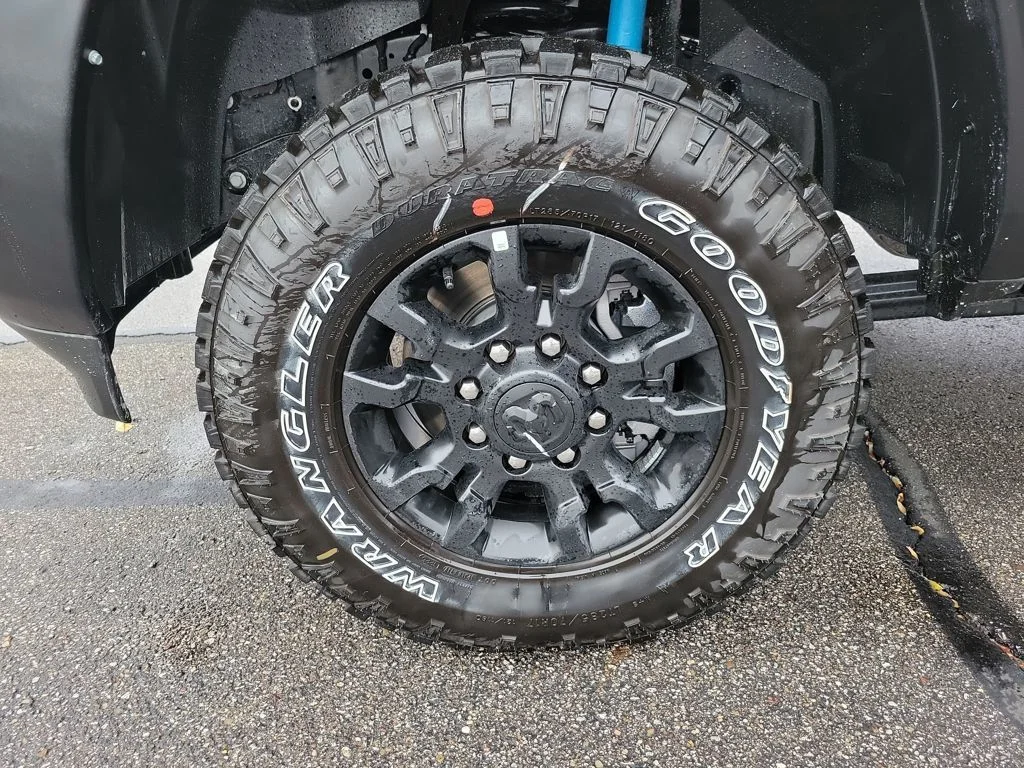 New 2026 Diamond Black Crystal Pearl-Coat Exterior Paint RAM Power Wagon image 12