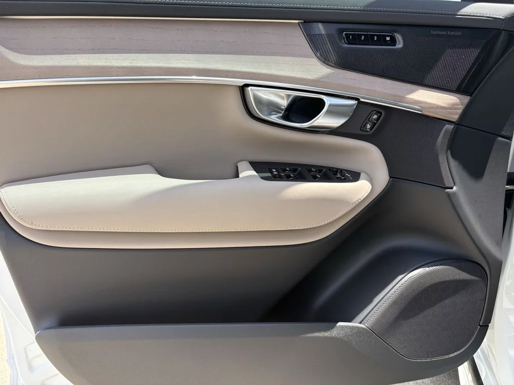2026 Volvo XC90 Plus - Photo 10