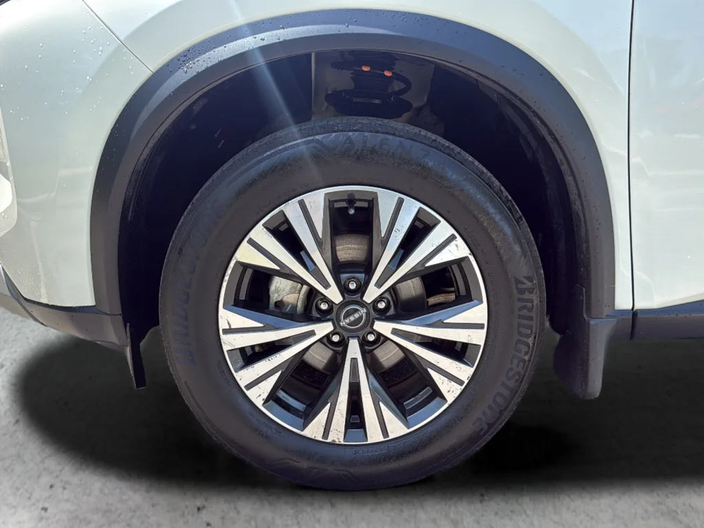 Used 2023 White Nissan SV image 25