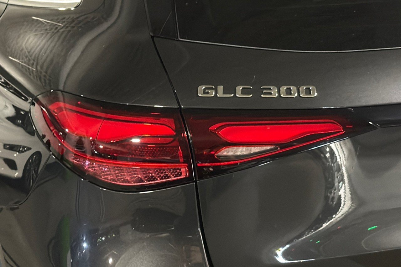 New 2027 Graphite Grey Metallic Mercedes-Benz GLC 300 SUV image 26