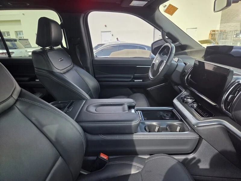 Used 2025 Gray Metallic FORD PLATINUM image 8