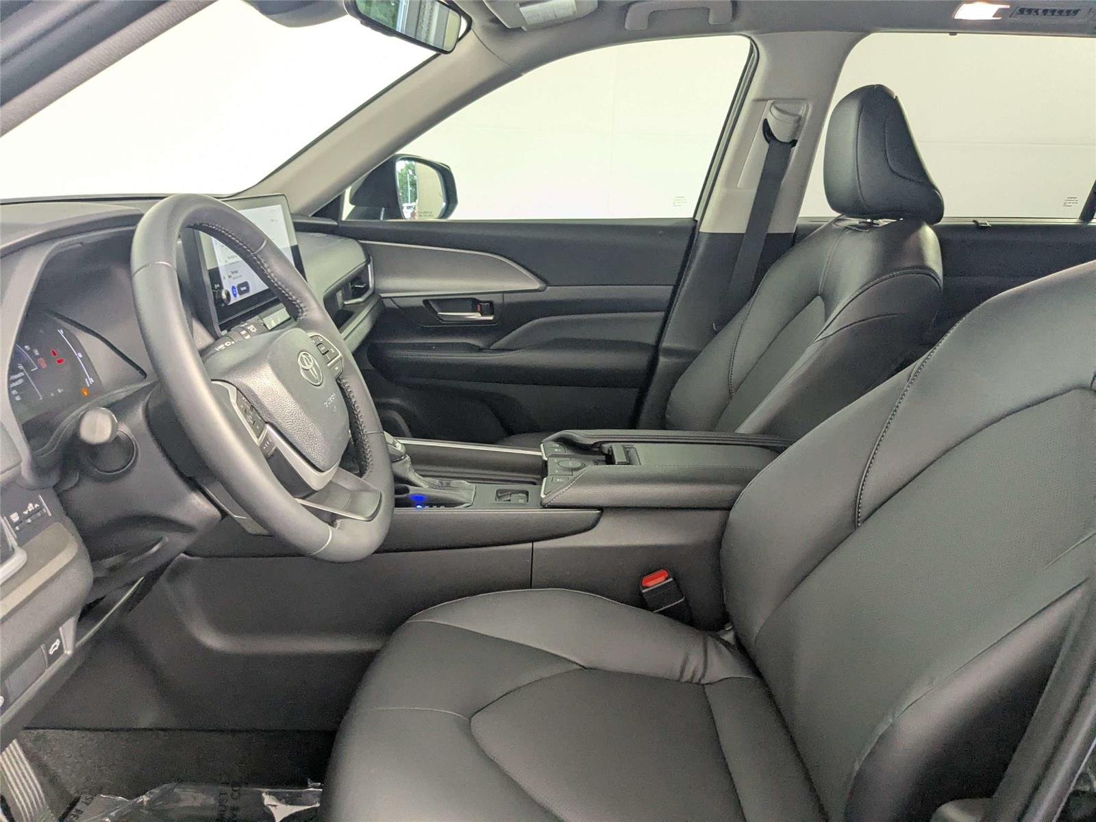 Used 2025 Midnight Black Metallic Toyota XLE image 12