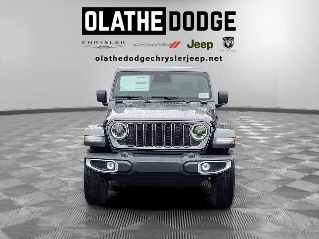 New 2026 Granite Crystal Metallic Clearcoat Jeep Sahara image 29