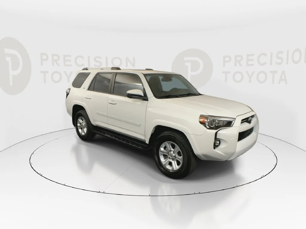 Used 2022 White Toyota SR5 image 4