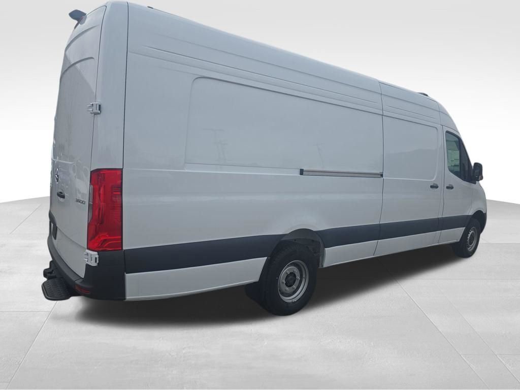 New 2026 Arctic White Mercedes-Benz Cargo 170 WB image 5