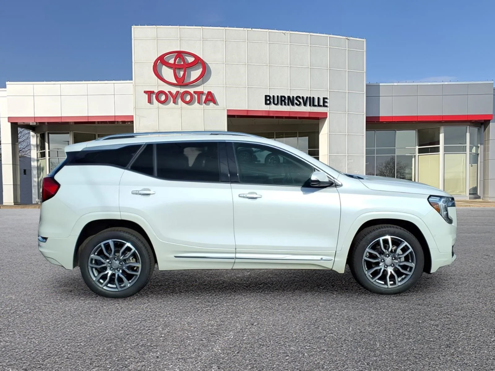 Used 2024 GMC Terrain Denali with VIN 3GKALXEG4RL243096 for sale in Burnsville, Minnesota