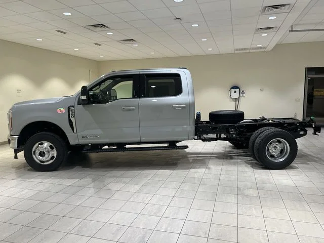 New 2026 Avalanche Gray Ford F-350® LARIAT® image 34