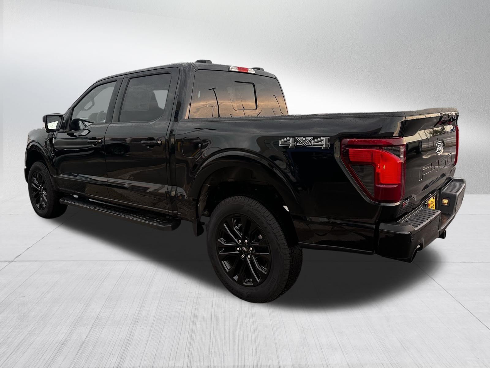New 2026 Agate Black Metallic Ford XLT image 3