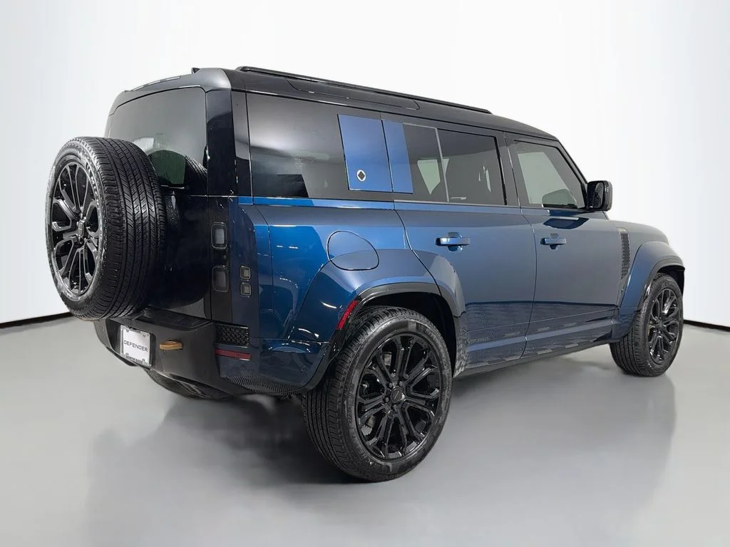 New 2026 Sargasso Blue Land Rover  OCTA image 5