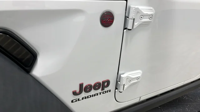 Used 2022 Bright White Clearcoat Jeep Rubicon image 39