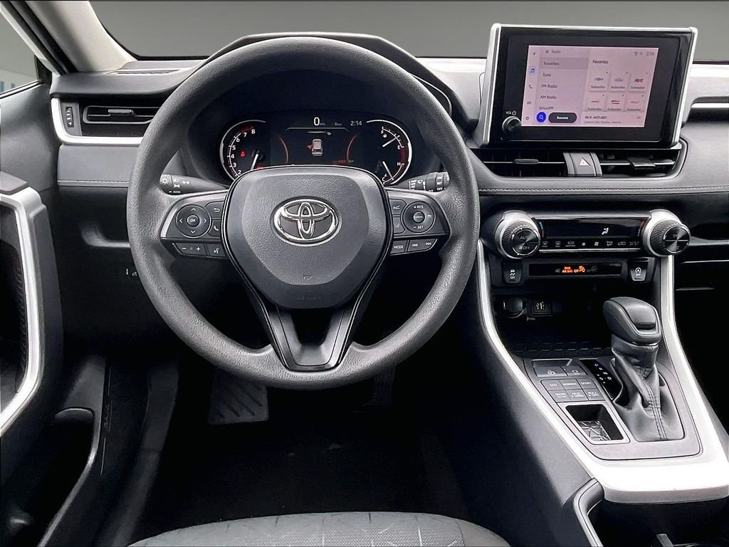 Used 2025 White Toyota XLE image 17