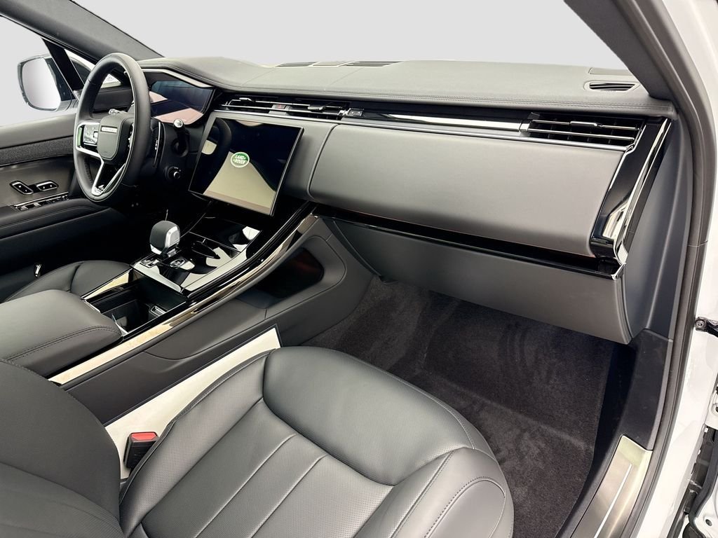 New 2026 Fuji White LAND ROVER SE image 16