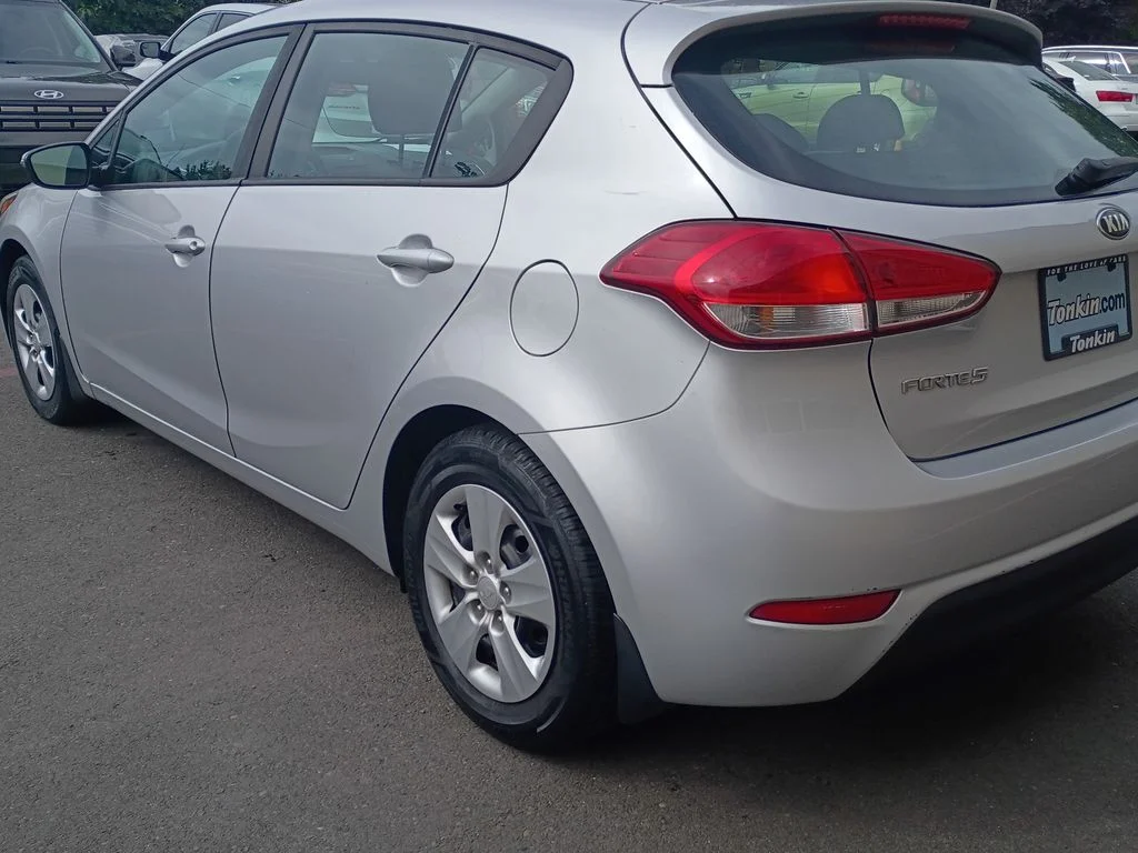 Used 2017 Silky Silver Kia LX image 6