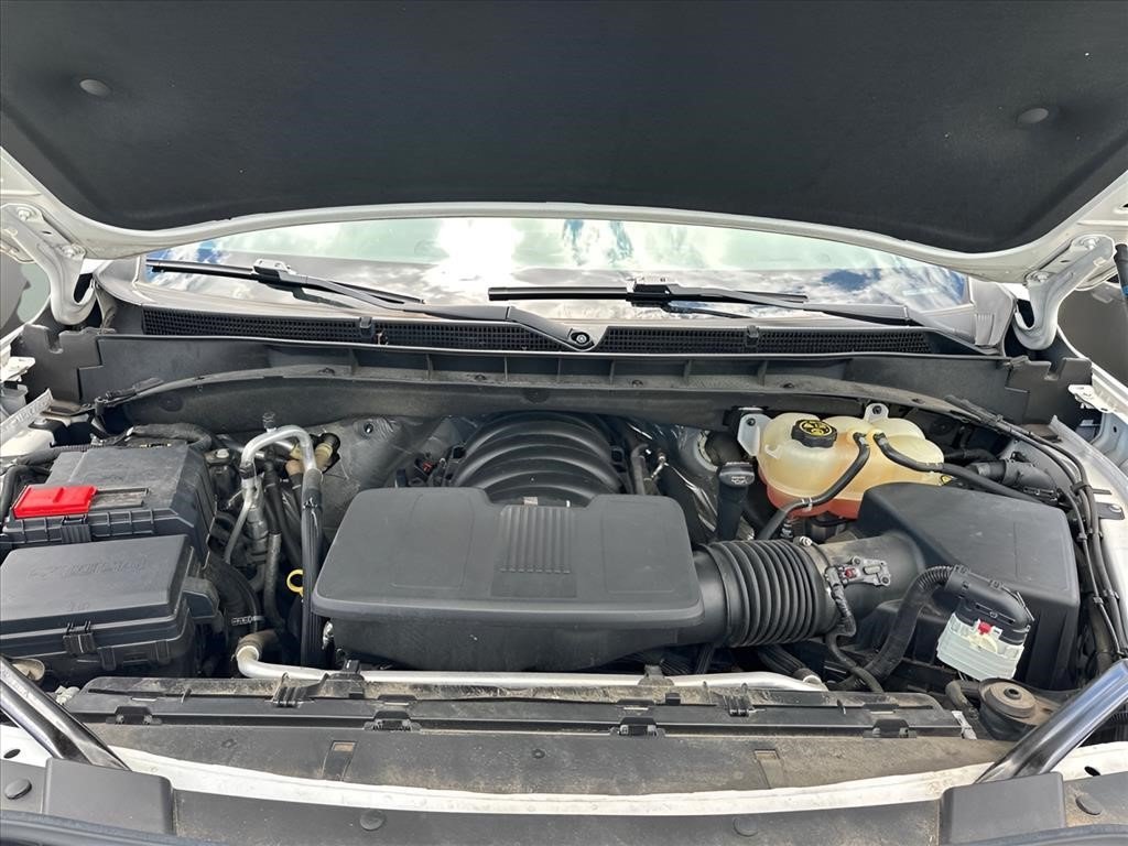Used 2022 White Frost Tricoat GMC AT4 image 31