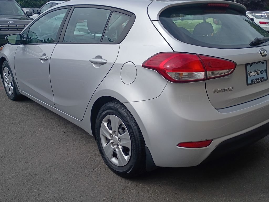 Used 2017 Silky Silver Kia LX image 5