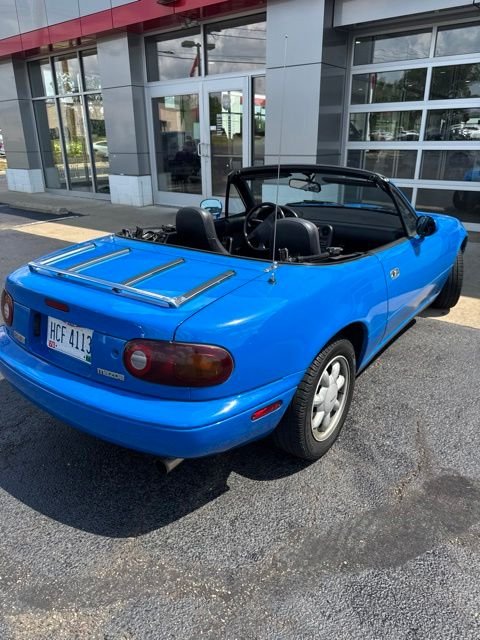 Used 1990 Blue Mazda Base image 4