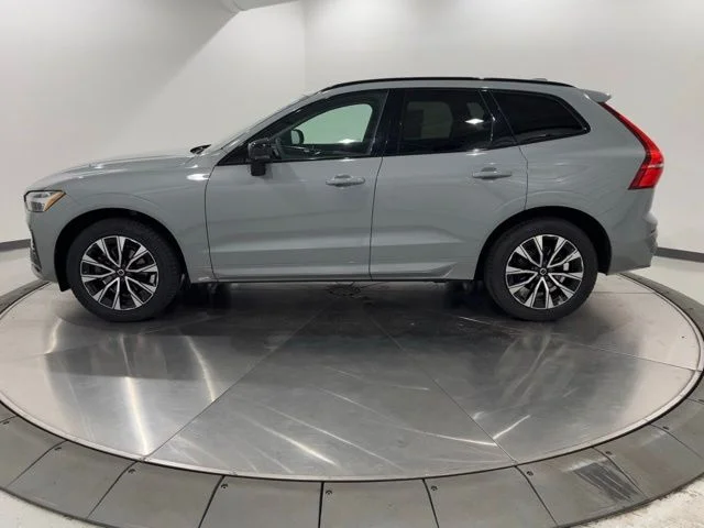 Certified Used 2024 Vapour Grey Volvo Core image 2