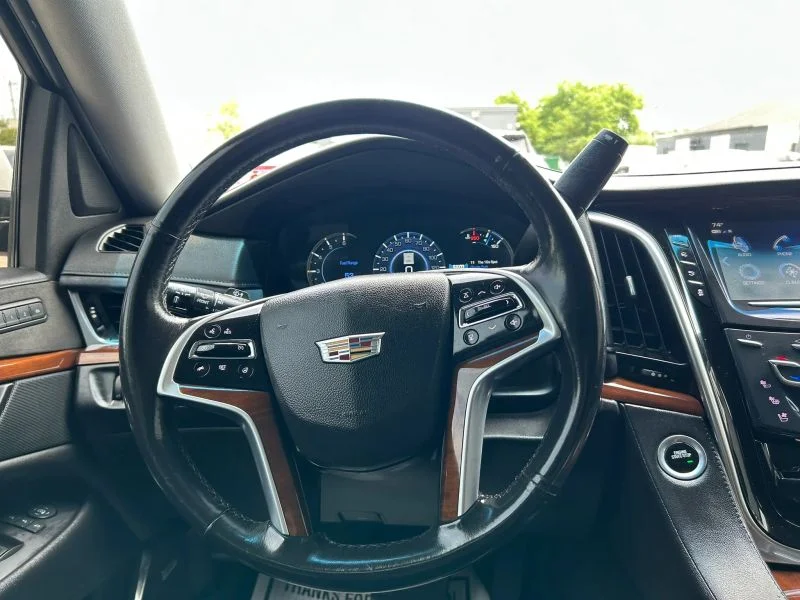 Used 2019 White Cadillac Sport Utility 4D image 53