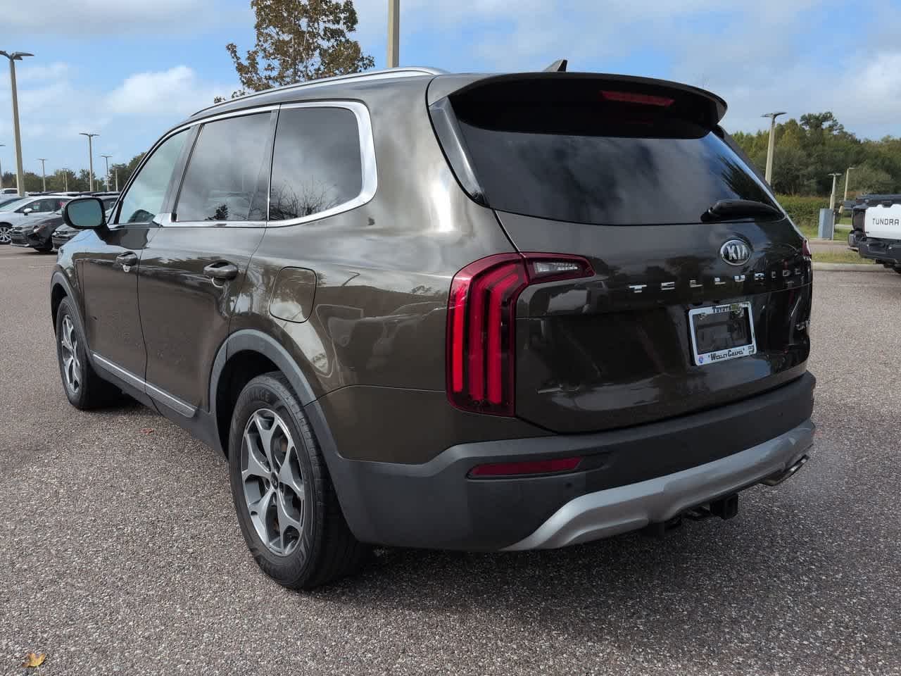 Used 2020 Green Kia EX image 4