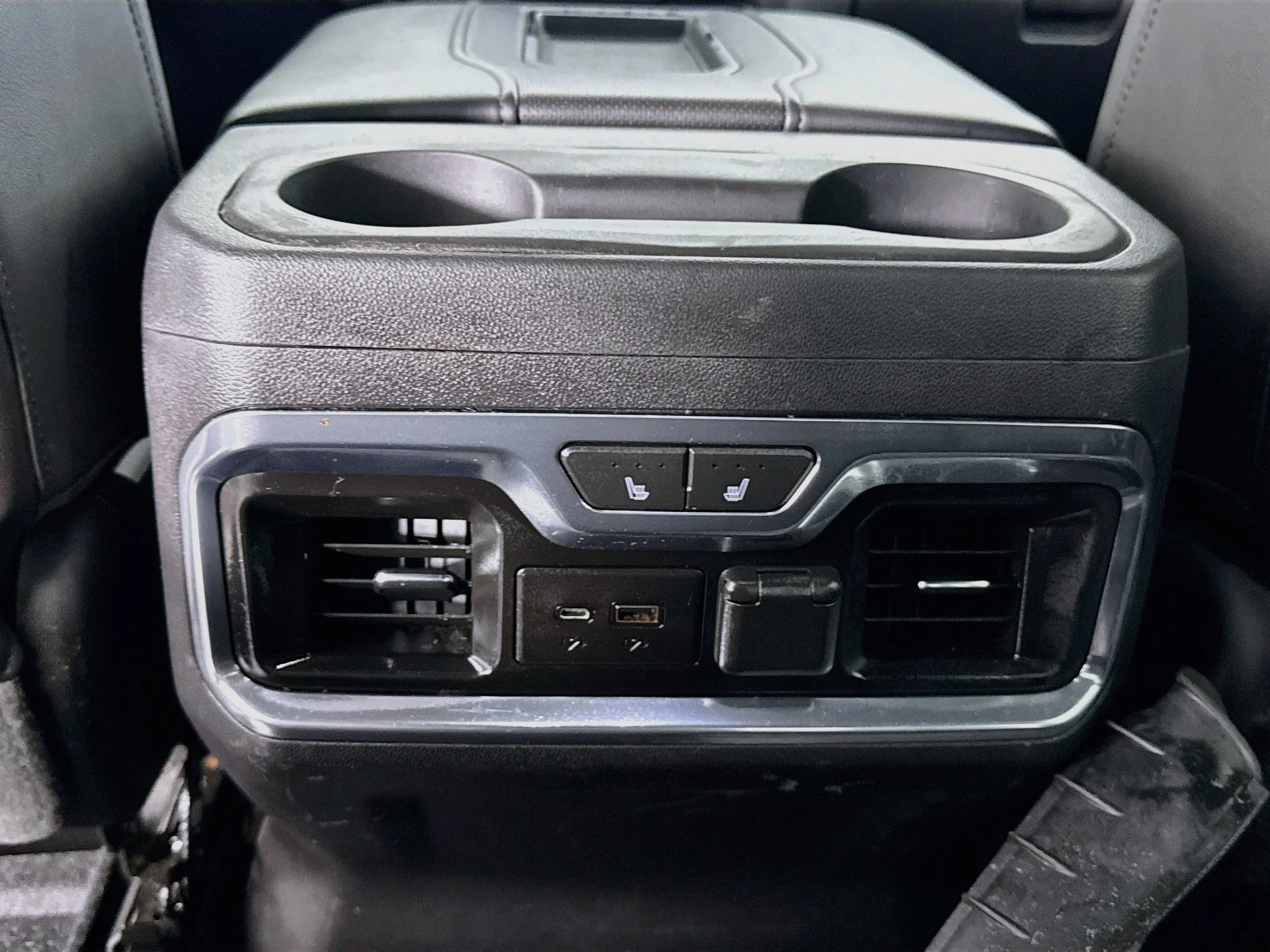 Used 2019 HAVANA BROWN METALLIC Chevrolet High Country image 28