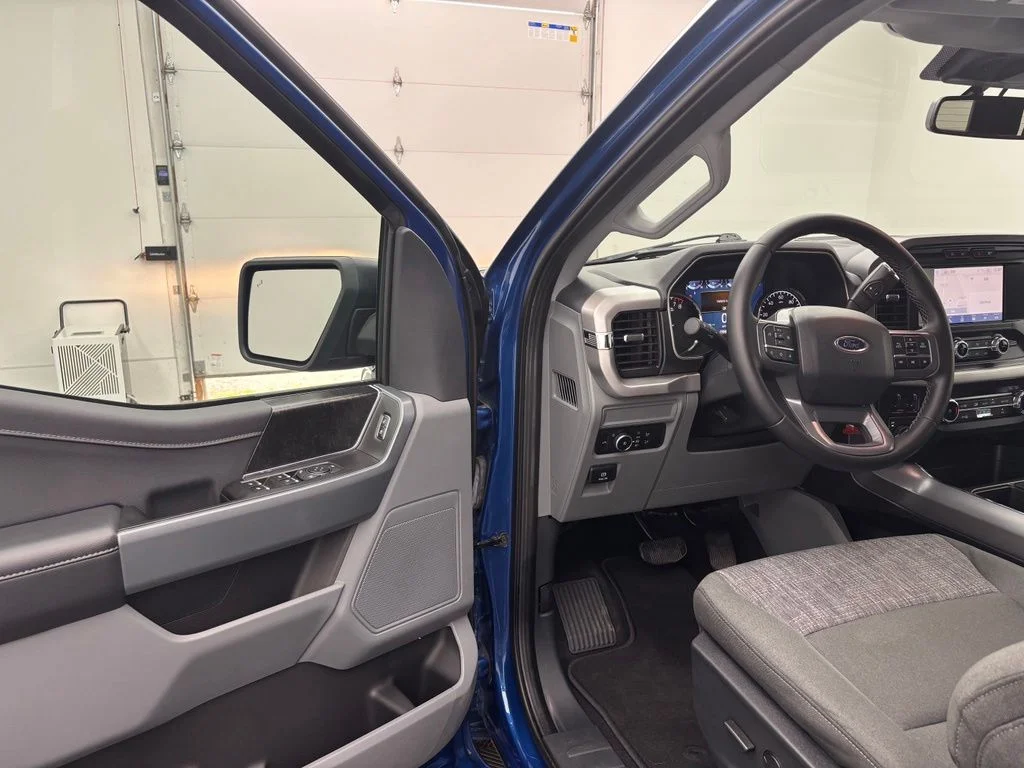 Used 2023 Blue Ford XLT image 16