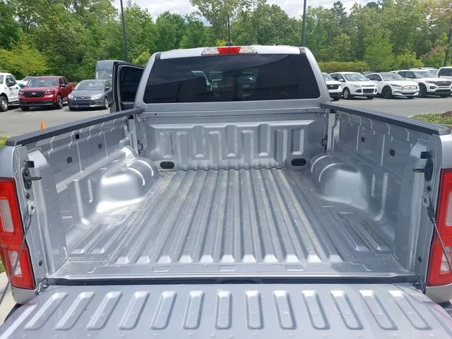 Used 2022 Silver Ford XLT image 12