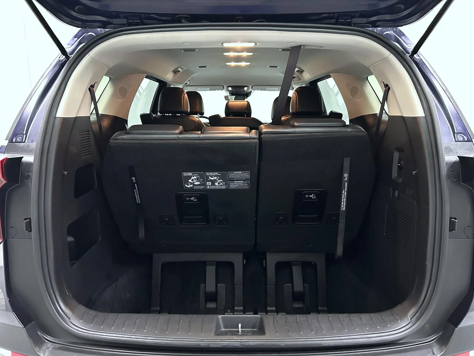 Used 2025 Blue Kia LXS image 20