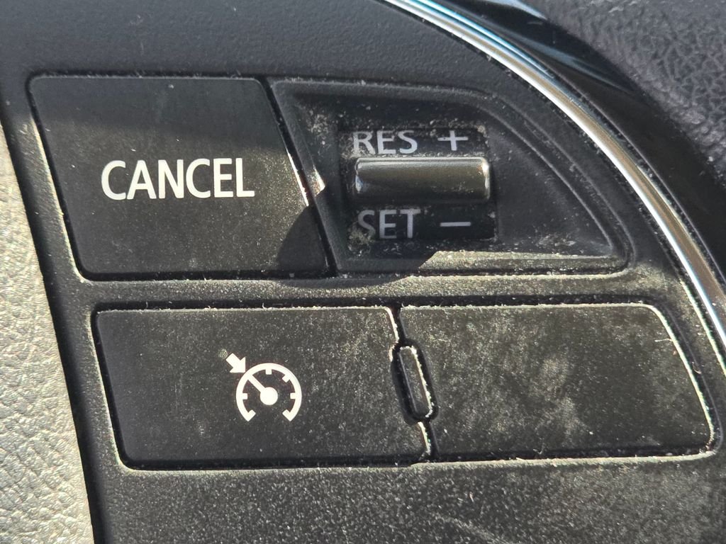Used 2019 Labrador Black Metallic Mitsubishi  image 30