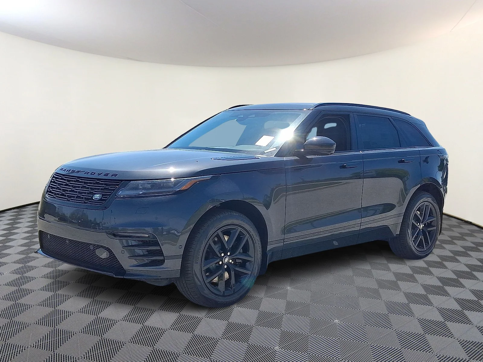 2026 Land Rover Range Rover Velar P250 Dynamic SE's photo