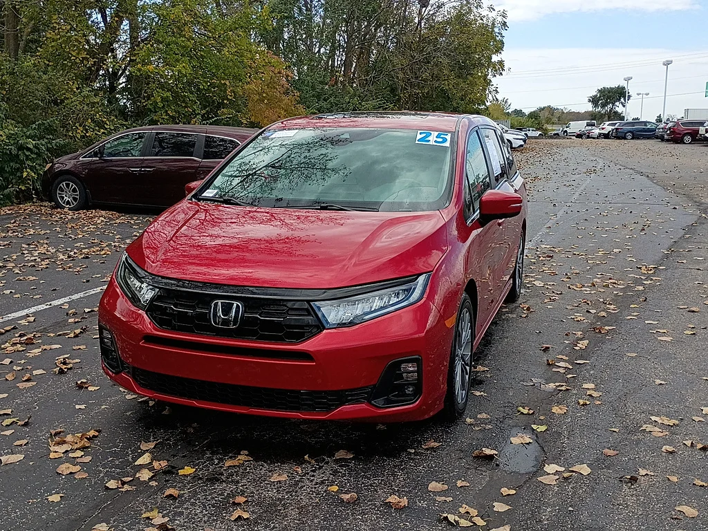 2025 Honda Odyssey Touring, photo 7 of 12