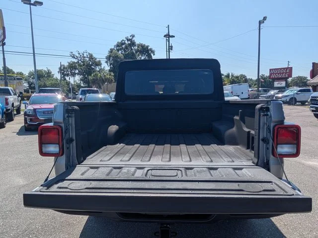 Used 2020 Silver Jeep Sport image 13