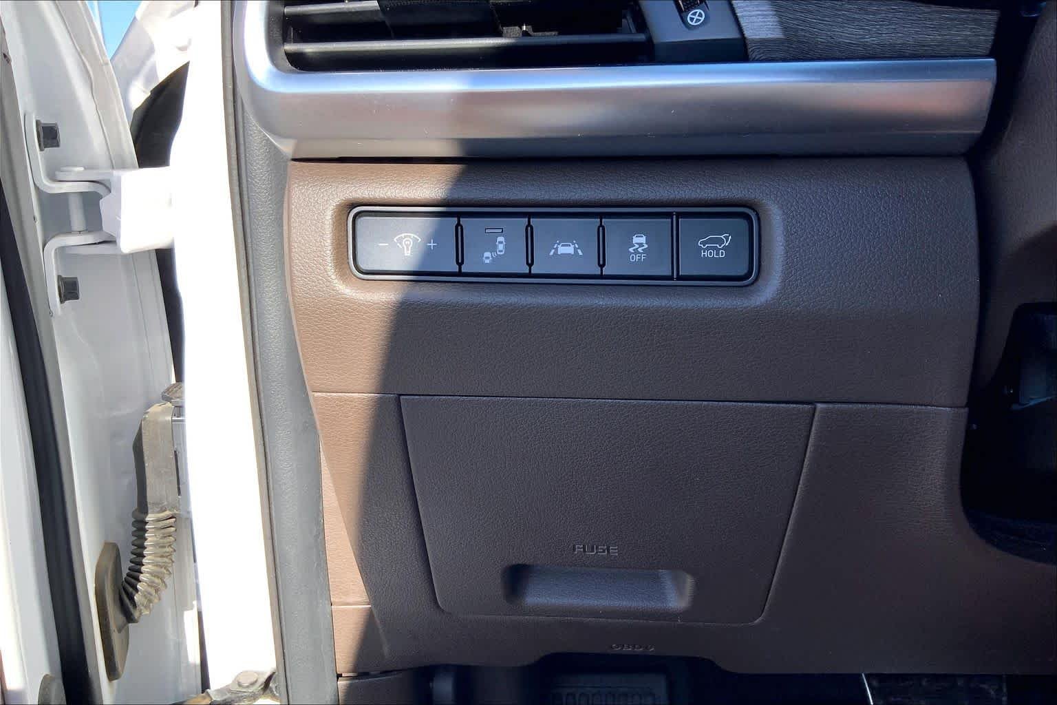 Used 2021 Glacial White Pearl Kia SX image 36