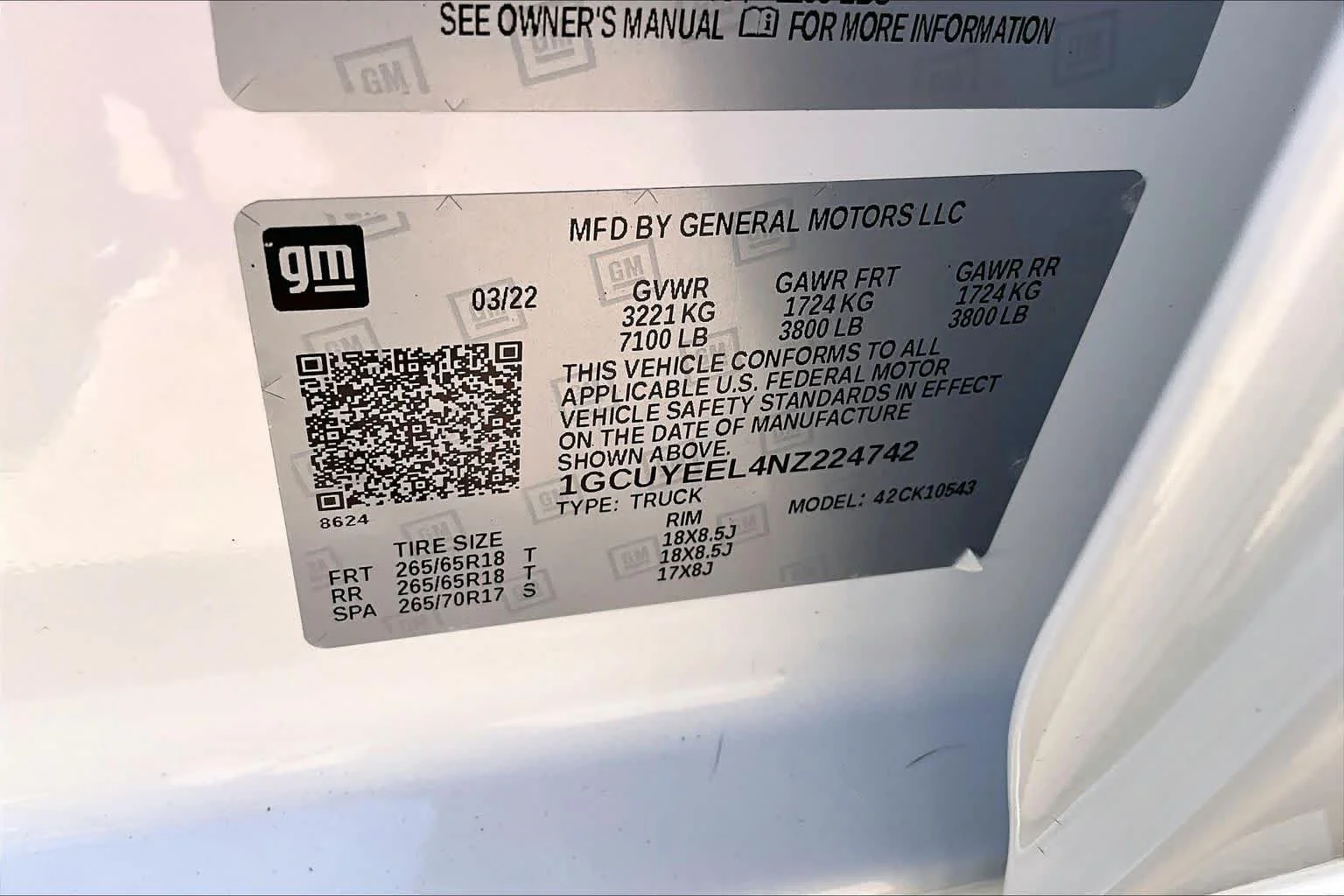 Used 2022 Summit White Chevrolet RST image 28