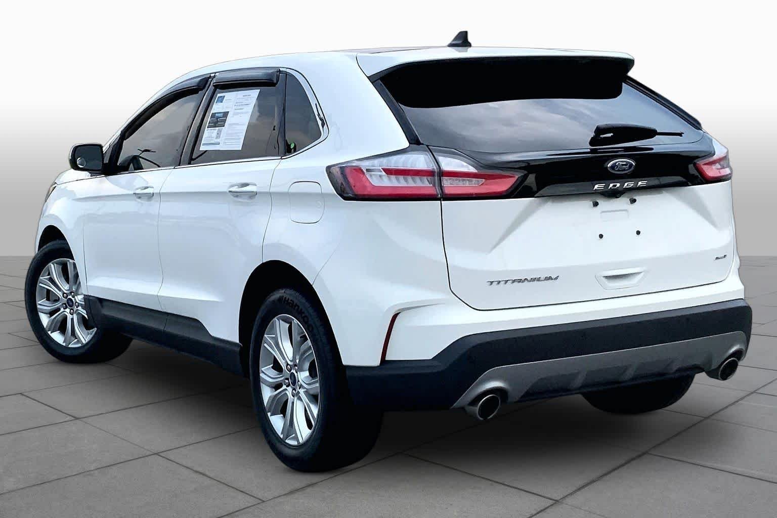 Used 2022 Star White Metallic Tri-Coat Ford Titanium image 12