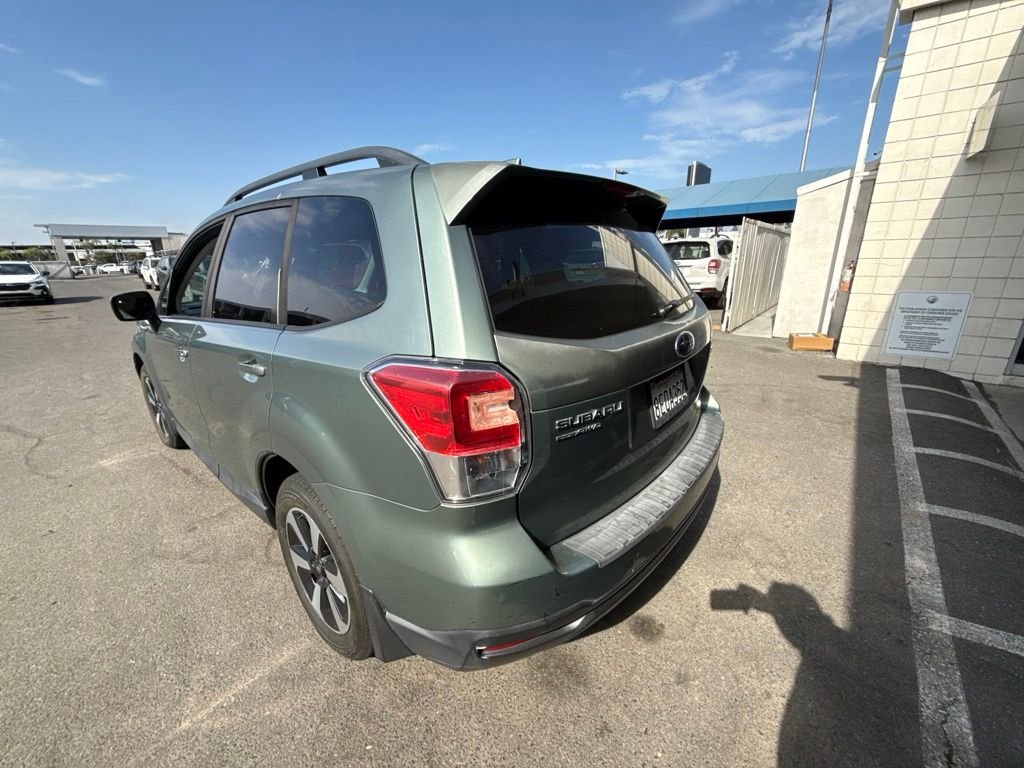 Used 2018 Green Subaru 2.5i Premium image 11