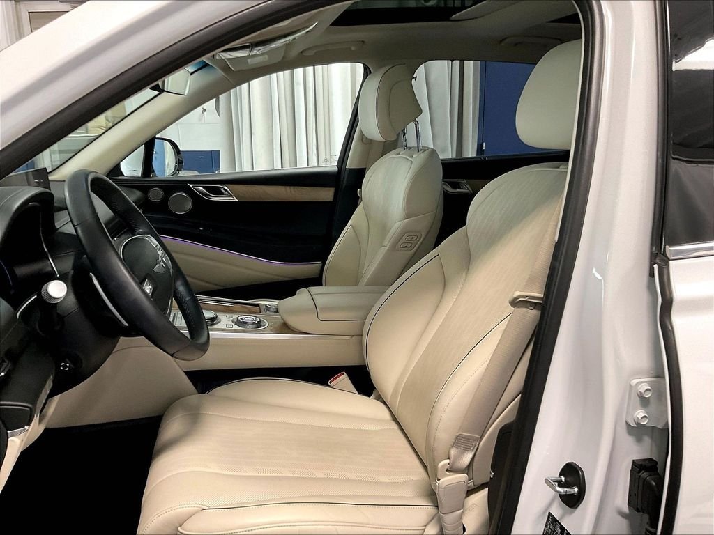 Used 2023 White Genesis 2.5T image 10