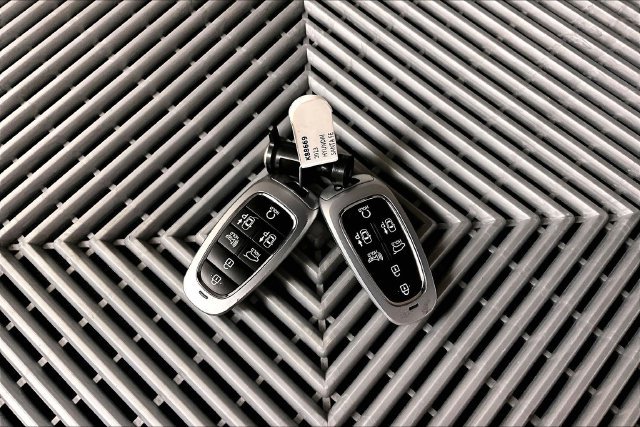 Used 2023 Portofino Gray Hyundai Calligraphy image 11