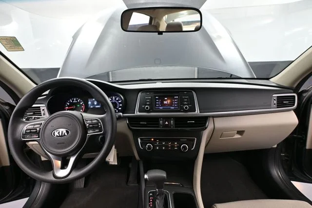 Used 2016 Green Kia LX image 22