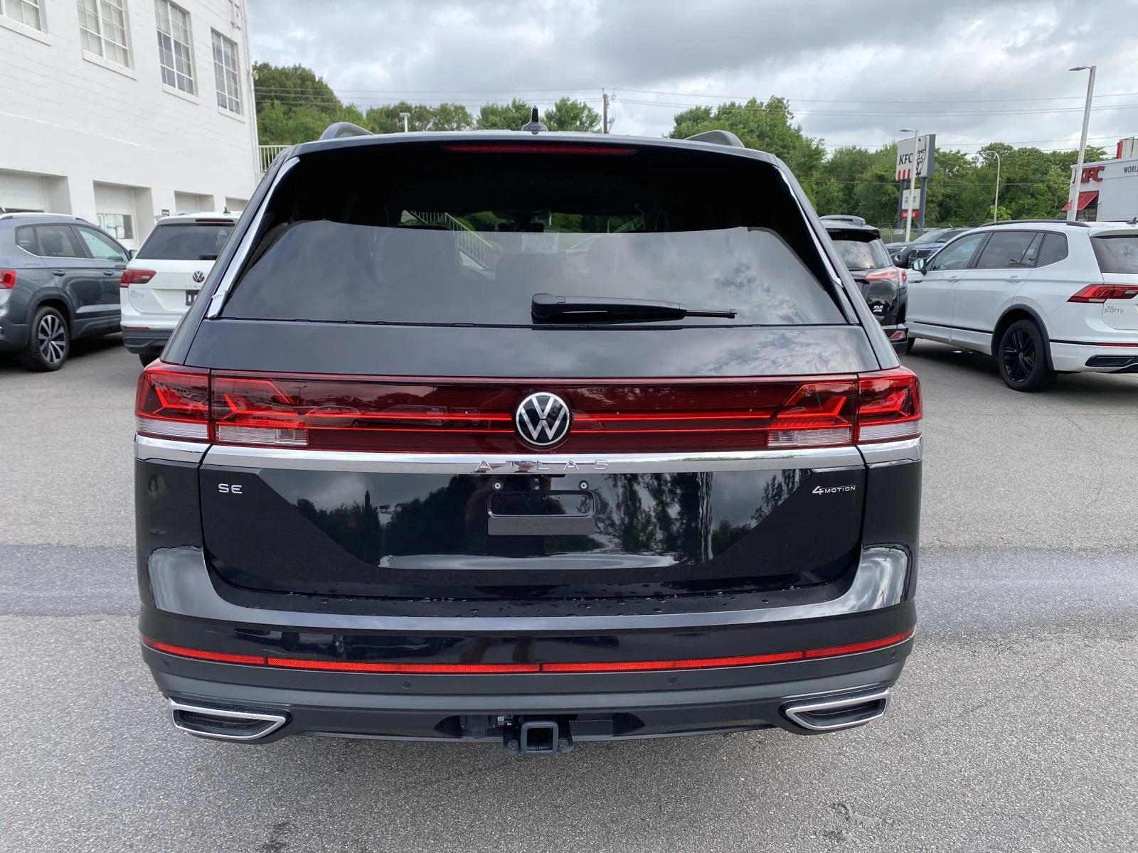 New 2026 Deep Black Pearl Volkswagen 2.0T SE w/Technology 4MOTION image 4
