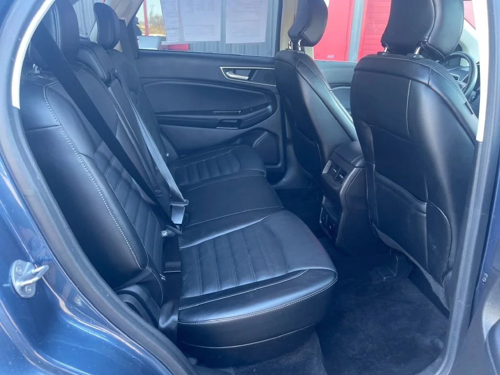 Used 2018 Blue Ford SEL image 30