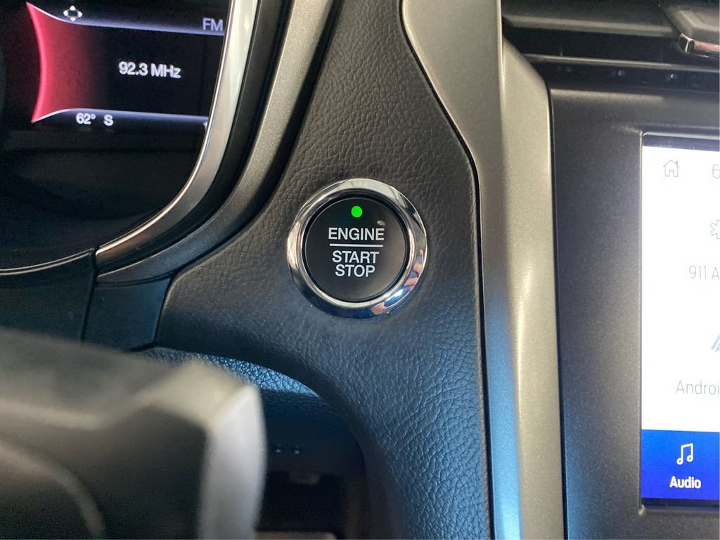 Used 2020 Blue Ford SE image 21